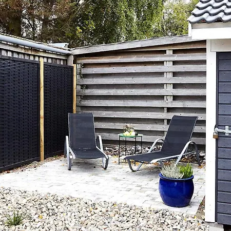 6 Person In Store Fuglede-by Traum * Store Fuglede